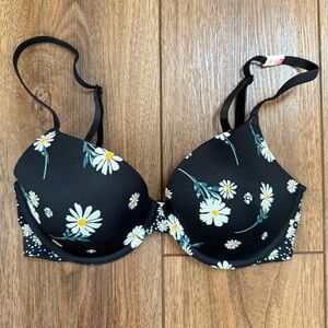 NWT Victoria’s Secret PINK Wear Everywhere Lightly Lined Daisy T-Shirt Bra